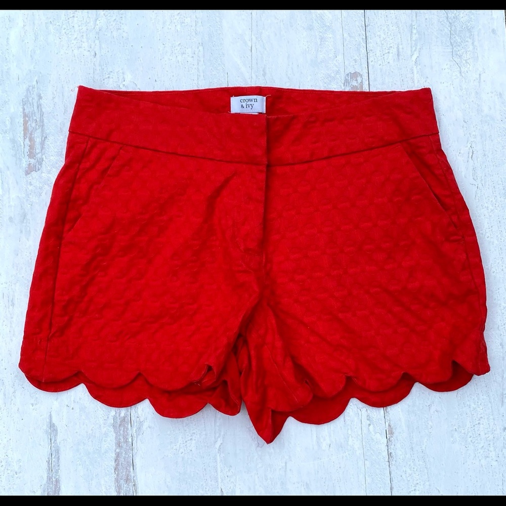 Crown & Ivy Scallop Hem Shorts in Red
